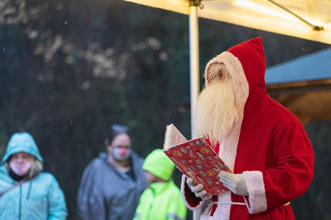 Samichlaus besucht die Heuwiese