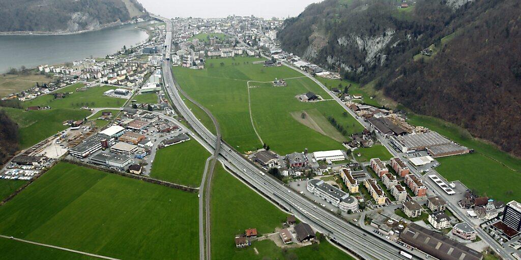 Der Bundesrat will den Grundsatz der Trennung von Baugebiet und Nichtbaugebiet stärken. Er stellt der Landschaftsinitiative einen indirekten Gegenvorschlag gegenüber. (Themenbild)