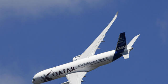 Ein Airbus A350 an einer Flugshow in England im Juli 2014 (Archiv)
