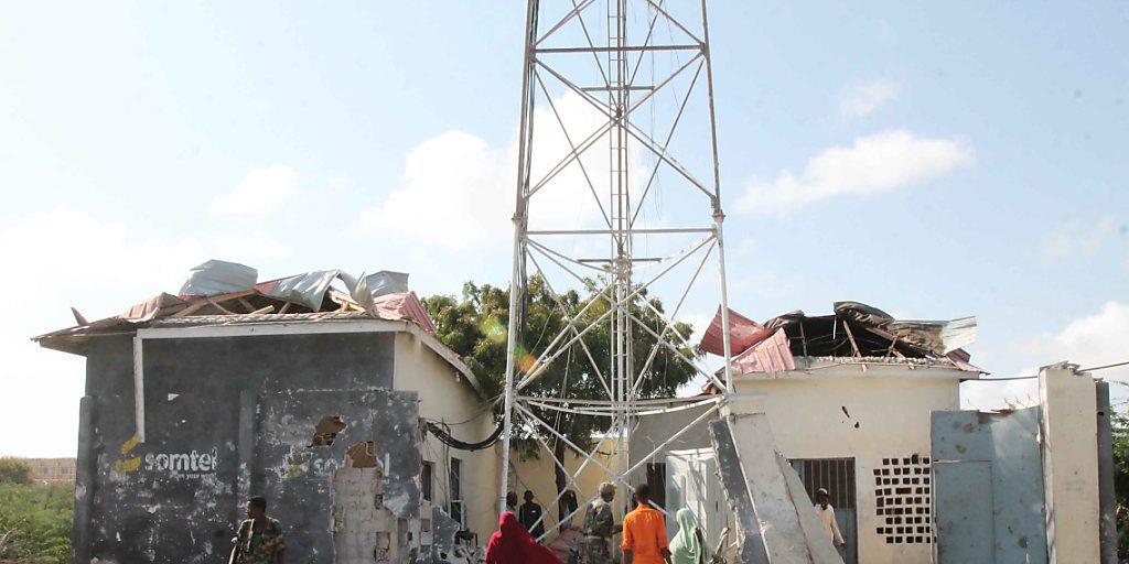Autobombenanschlag in Somalia: Al-Shabaab-Miliz greift Strassensperre an. (Archivbild)
