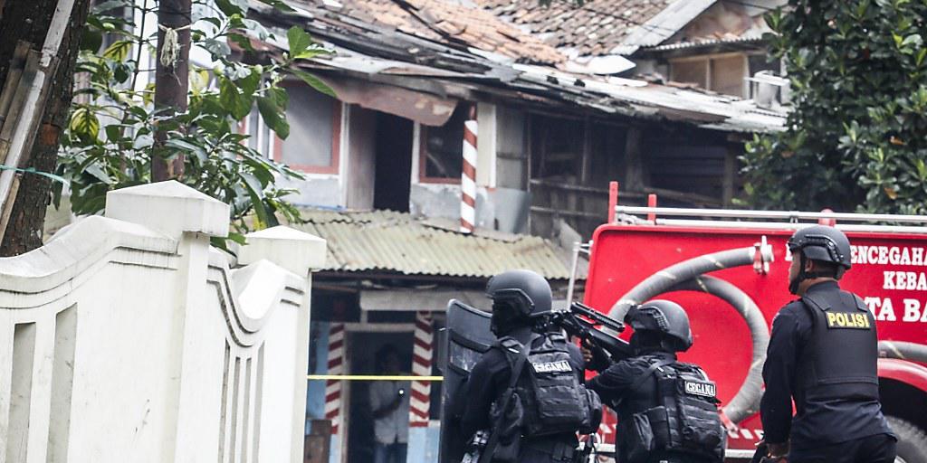 Polizisten liefern sich einen Schusswechsel mit dem mutmasslichen Täter.