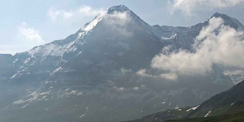 Blick vom Männlichen auf die Eigernordwand, an deren Fuss die neue Seilbahn "Eiger-Express" verlaufen wird. (Archivbild)