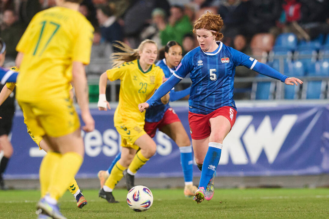 Lena G&ouml;ppel (r.) und Katharina Risch erzielten die beiden Tore f&uuml;r Liechtenstein.