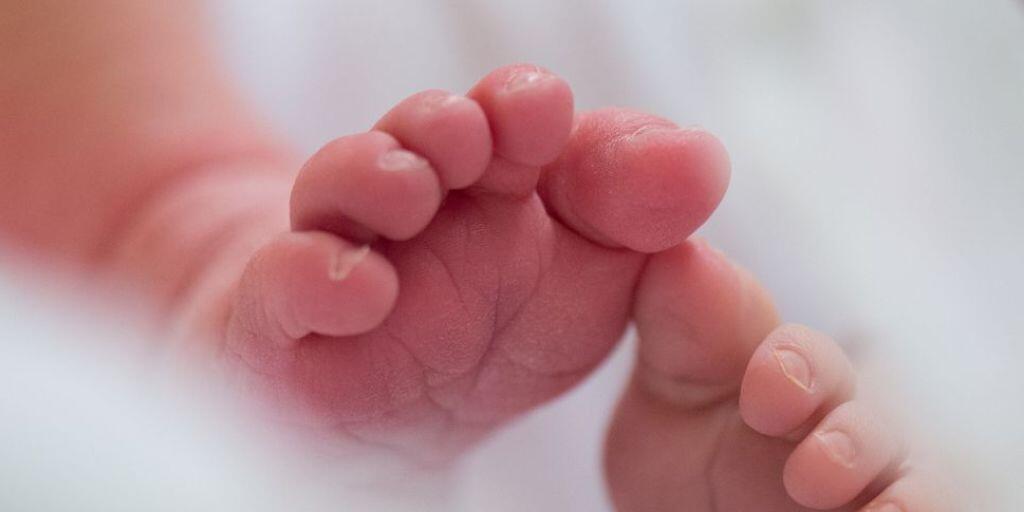 Die Säuglingssterblichkeit in der Schweiz ist auch letztes Jahr wieder leicht gesunken. Babies von Müttern mit Migrationshintergrund haben allerdings immer noch eine überdurchschnittliche Sterblichkeitsrate. (Symbolbild)