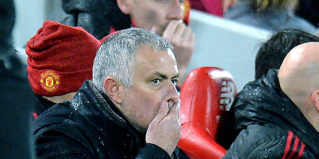 Ein Bild mit Symbolcharakter: José Mourinho ist fassungslos