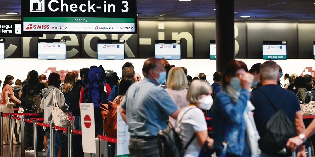 FERIENBEGINN, FERIENANFANG, FLUGHAFEN ZUERICH, FLUGHAFEN KLOTEN, CORONAVIRUS, COVID 19,