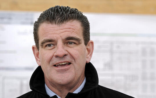 Stadler Rail-Pr&auml;sident Peter Spuhler ist von den Lesern der "Handelszeitung" zum Unternehmer des Jahres 2019 gew&auml;hlt worden. (Archiv)