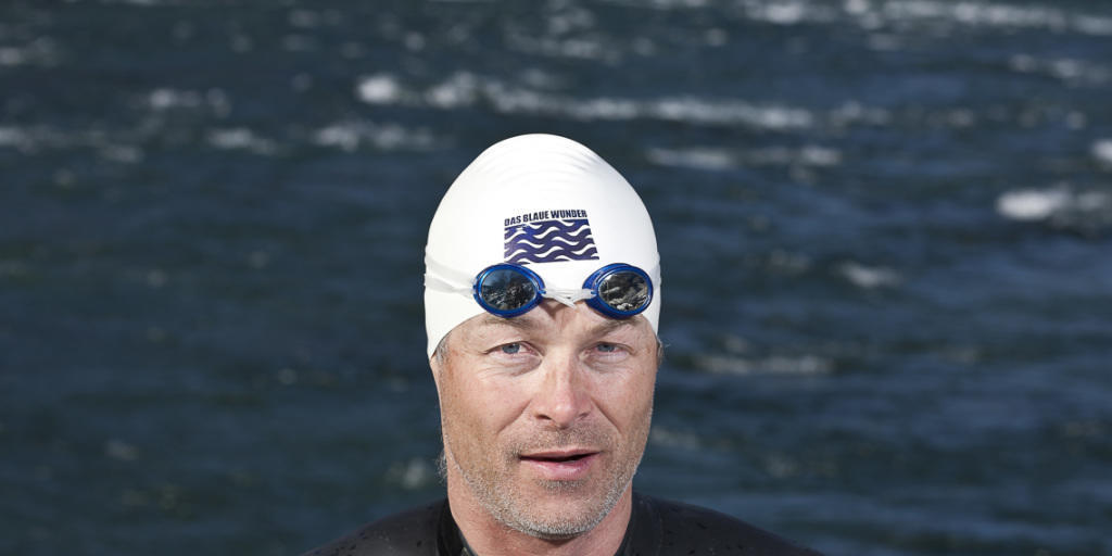 Der Extremschwimmer Ernst Bromeis will ohne Zwischenstopp vom Tessin nach Mailand schwimmen. (Archivild)