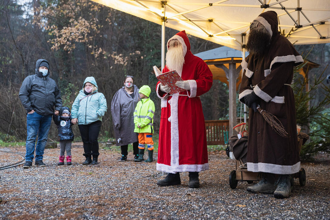 Samichlaus besucht die Heuwiese