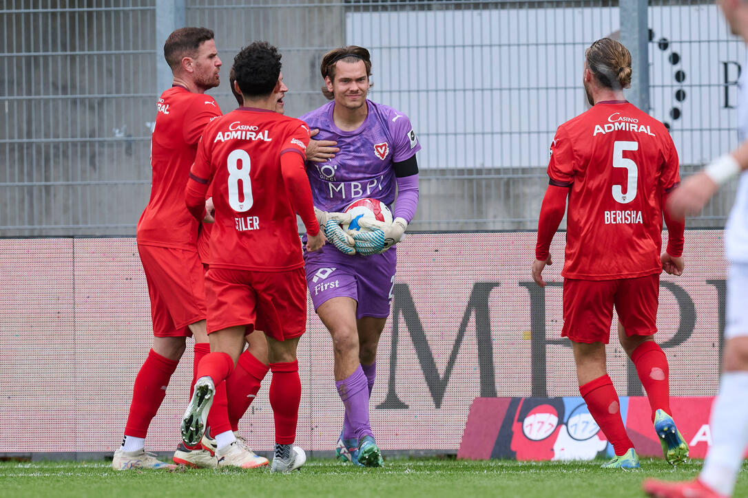 Torwart Leon Schaffran zeigt sich in Topform und ist der Rückhalt des FC Vaduz.