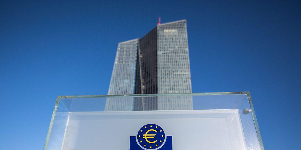 Die Europäische Zentralbank EZB belässt den Leitzins bei Null Prozent und verlängert den Kauf von Staatsanleihen. (Archiv) Die Europäische Zentralbank EZB belässt den Leitzins bei Null Prozent und verlängert den Kauf von Staatsanleihen. (Archiv)