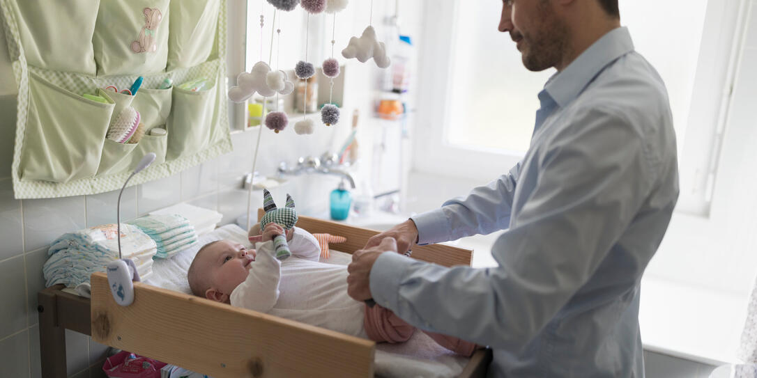 BABY, KLEINKIND, KLEINKINDER, SAEUGLING, SAEUGLINGE, KINDER, ELTERN, VATER, MAENNER, VATERSCHAFTSURLAUB, BABY, KLEINKIND, KLEINKINDER, SAEUGLING, SAEUGLINGE, KINDER, ELTERN, VATER, MAENNER, VATERSCHAFTSURLAUB,