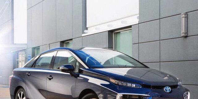 Toyotas neues Brennstoffzellenauto "Mirai" (Zukunft) Toyotas neues Brennstoffzellenauto "Mirai" (Zukunft)