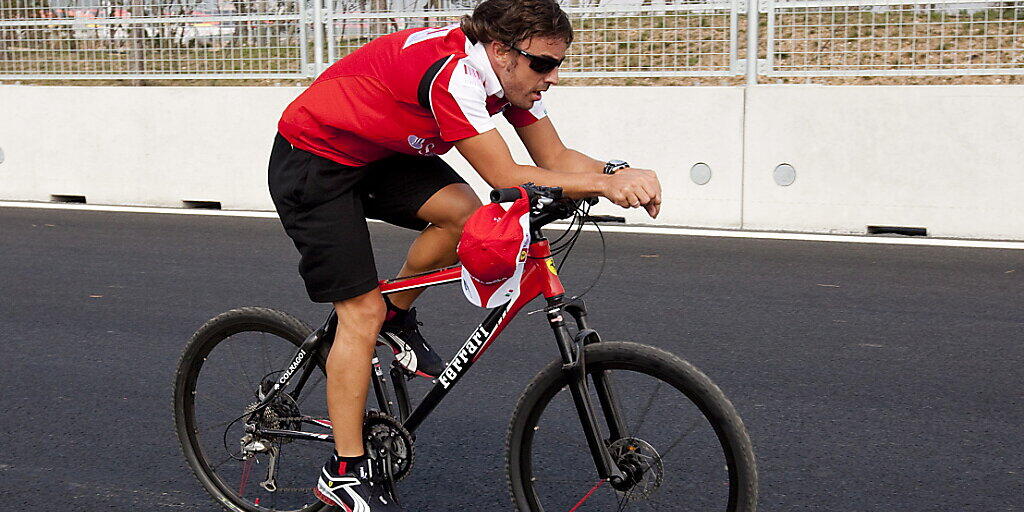Fernando Alonso stürzte im Tessin mit dem Velo und brach sich den Oberkiefer (Archivbild)
