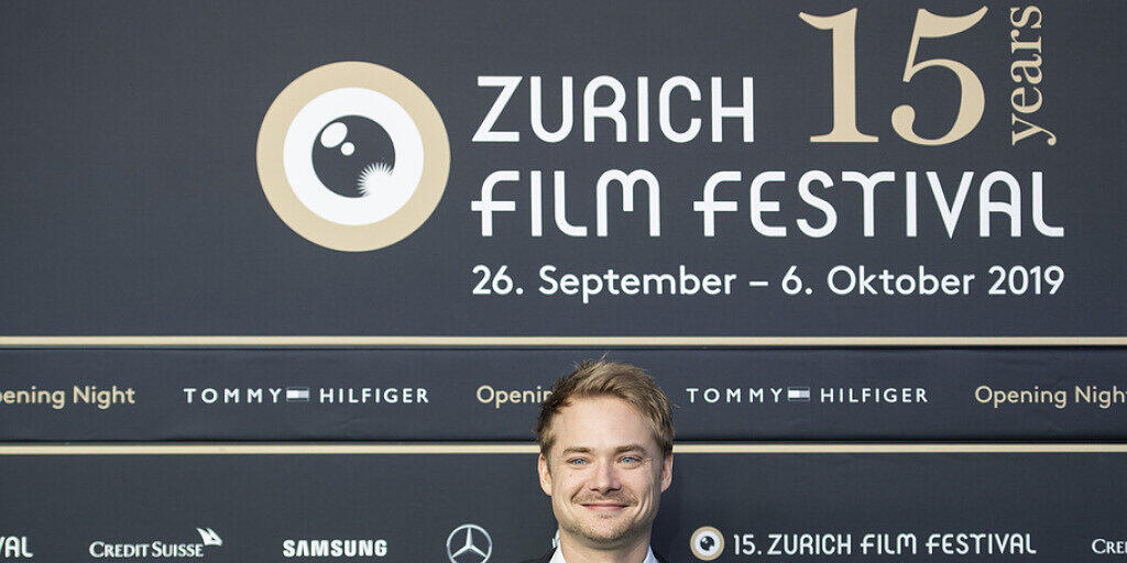 Die Dreharbeiten zu "Bruno Manser - Die Stimme des Regenwaldes" haben den Schauspieler Sven Schelker verändert. Am Donnerstag kommt der Film in die Kinos. Die Dreharbeiten zu "Bruno Manser - Die Stimme des Regenwaldes" haben den Schauspieler Sven Schelker verändert. Am Donnerstag kommt der Film in die Kinos.