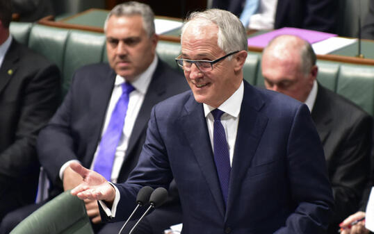 Malcolm Turnbull spricht am Dienstag nach dem Ablegen des Amtseids im Parlament.