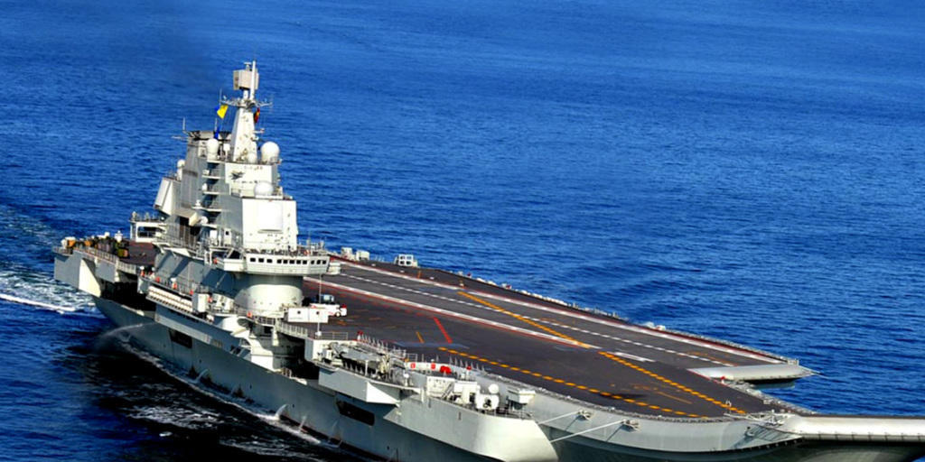 China rüstet weiter auf: Die chinesische Flotte soll um einen weiteren Flugzeugträger ergänzt werden. Anders als der Erste (hier auf einem Archivbild), der in Russland gekauft wurde, baut China den zweiten Flugzeugträger selber.