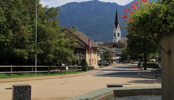Blick vom Sigmund`s Brunna zum Eschner Dorfzentrum.