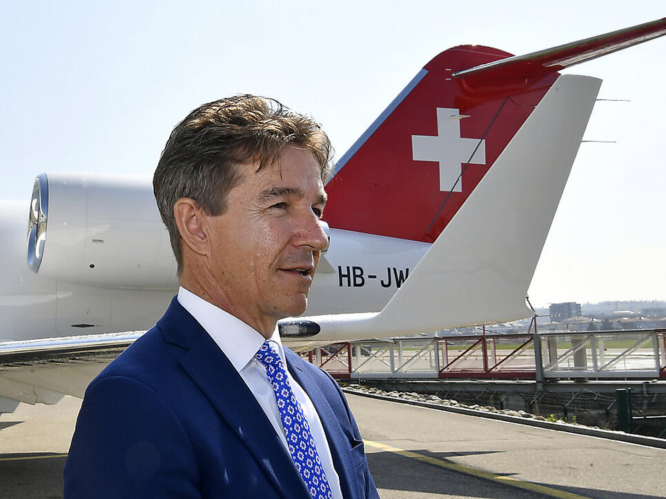 Der Chef der Schweizer Rettungsflugwacht Rega, Ernst Kohler, warnt in einem Interview vor immer mehr Papierkram bei der Rettung von Menschen. (Archivbild)
