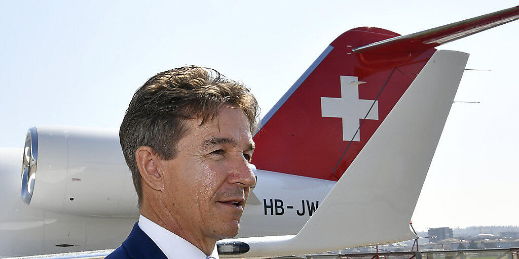 Der Chef der Schweizer Rettungsflugwacht Rega, Ernst Kohler, warnt in einem Interview vor immer mehr Papierkram bei der Rettung von Menschen. (Archivbild)