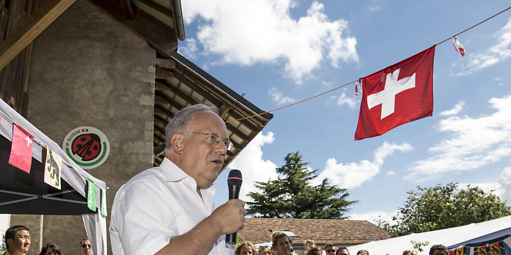 Bauernbrunch, Reden, Zusammensein: Bundespräsident Johann Schneider-Ammann bei einem seiner 1.-August-Auftritte in Bussy-Chardonney VD.