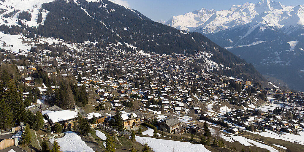Die Walliser Regierung verzichtet auf eine Ausgangssperre respektive Quarantänemassnahmen für den Wintersportort Verbier.