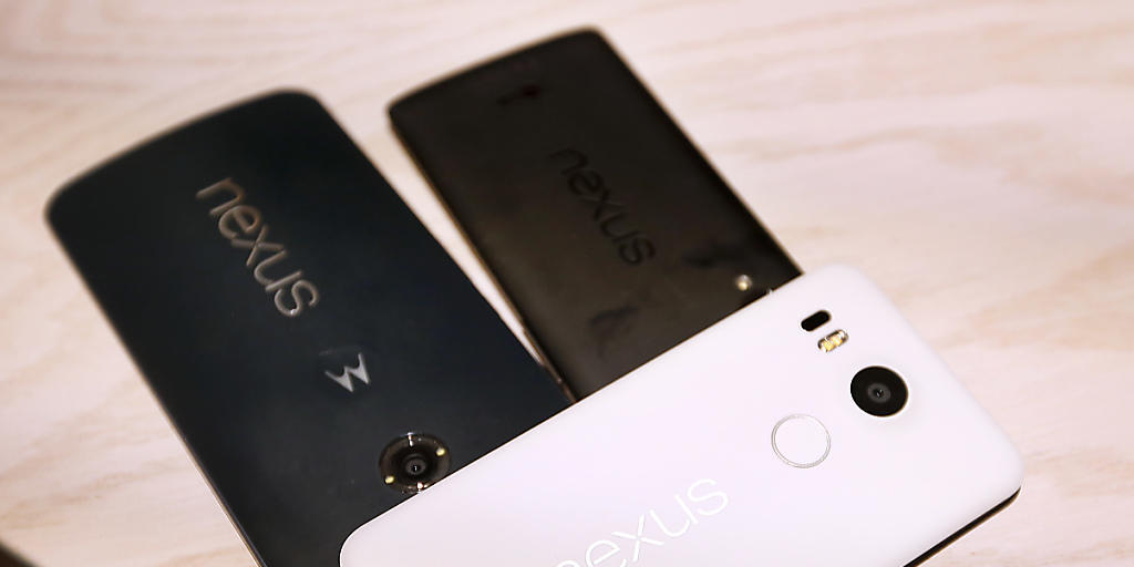 Mit den neuen Smartphone-Modellen der Nexus-Reihe fordert Google Apple heraus. Mit den neuen Smartphone-Modellen der Nexus-Reihe fordert Google Apple heraus.