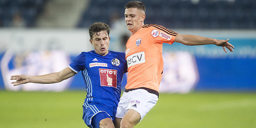 Mersim Asllani (rechts) im Zweikampf mit Luzerns Oliver Custodio