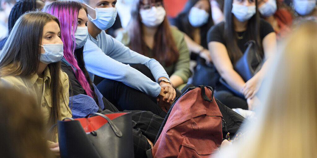 Auch der Kanton Waadt versch&auml;rft seine Massnahmen gegen die Corona-Pandemie. An den Hochschulen zum Beispiel werden Kurse mit einer grossen Zahl von Studierenden ab dem 2. November online durchgef&uuml;hrt.