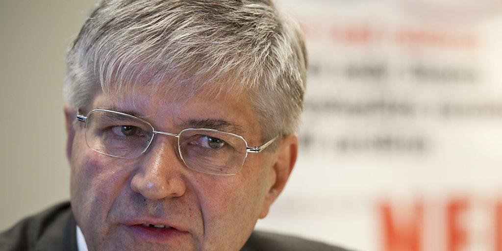 Der verstorbene SVP-Bundesratskandidat Bruno Zuppiger äussert sich hier im Dezember 2011 in einem Interview mit der "Aargauer Zeitung" zu Vorwürfen, welche in der "Weltwoche" gegen ihn erhoben werden. (Archiv)