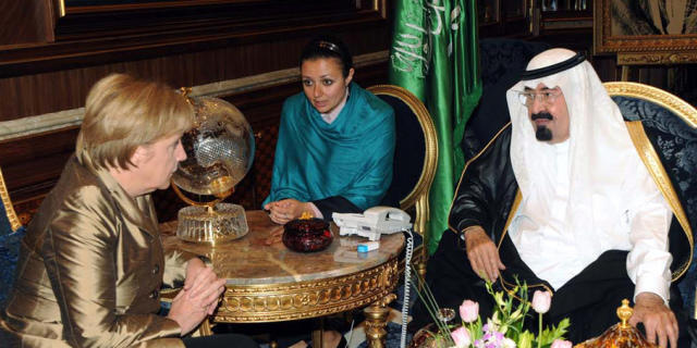 Bei aller Freundschaft: Merkel mit König Abdullah (Archiv)
