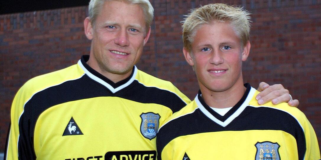 photo Peter Schmeichel E Kasper Schmeichel https www vaterland li international sport wiederholt er das wunder seines vaters kasper ist auf den spuren von peter schmeichel art13814 452502
