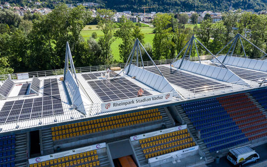 Installation Solarzellen Rheinpark Stadion Vaduz