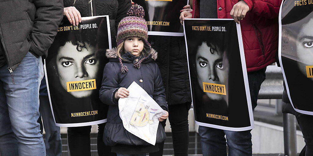 Fans von Michael Jackson wollen vor Gericht erreichen, dass die Missbrauchsvorwürfe gegen den verstorbenen Musikstar aus der Welt geschafft werden. (Archivbild)