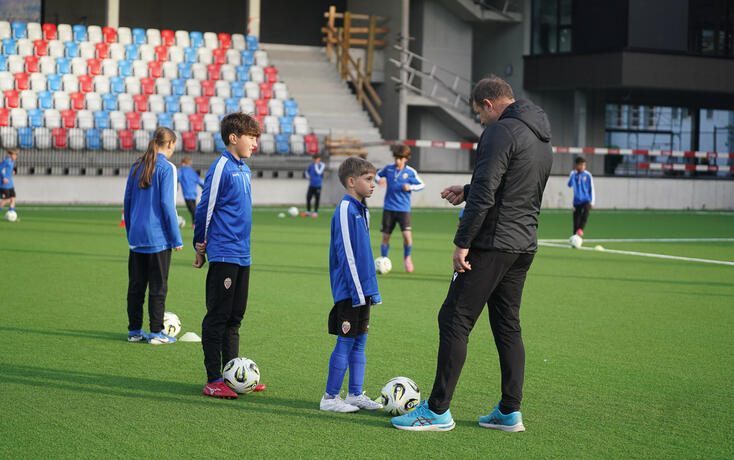 Mit dem neuen Rotationsprinzip m&uuml;ssen sich die jungen Fussballerinnen und Fussballer noch nicht f&uuml;r oder gegen den Leistungssport entscheiden.