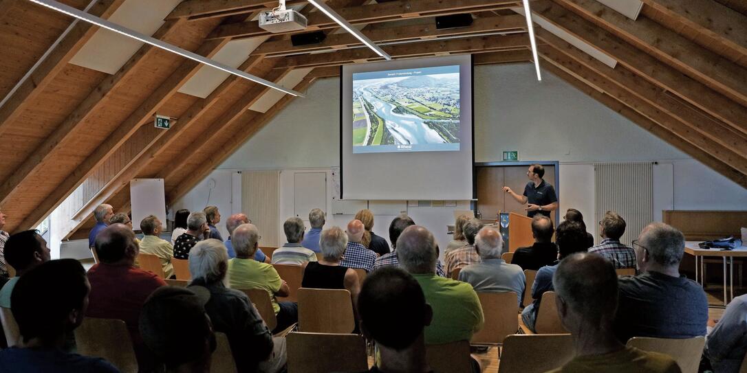 Infoveranstaltung Geschiebeentnahme am Alpenrhein in Rüthi,