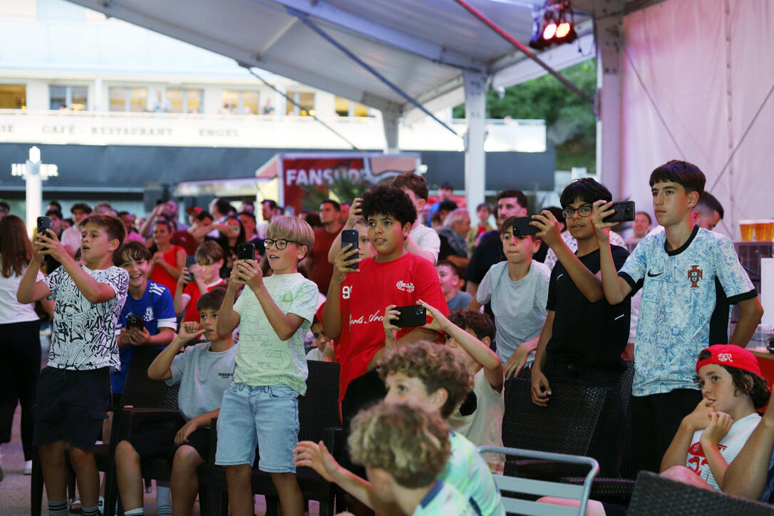 WM-Meile Rathausplatz Vaduz Spiel Schweiz-Katar