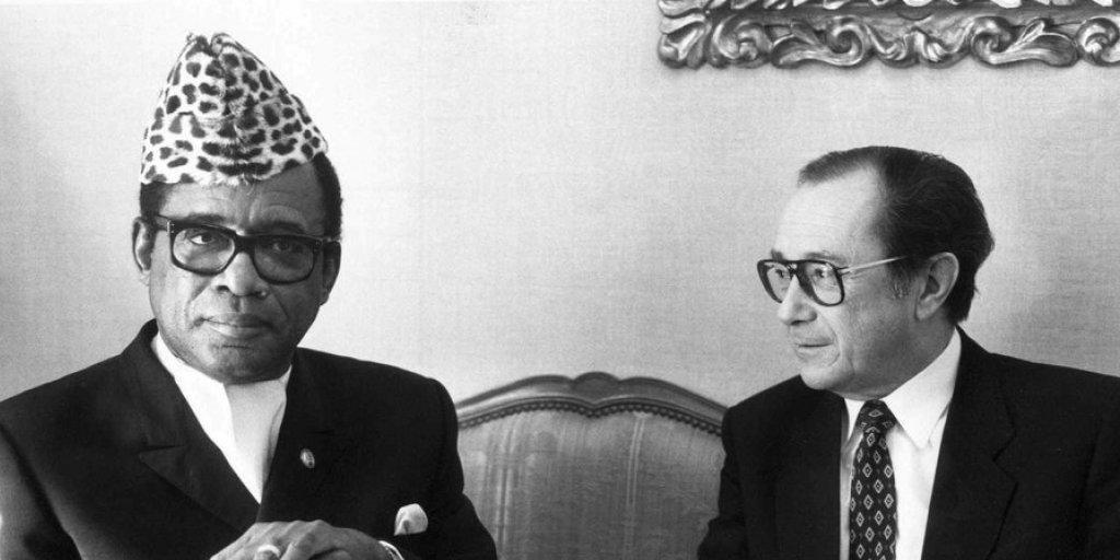 Als die Schweiz noch als sicherer Hafen für die gehorteten Millionen ausländischer Diktatoren galt: Bundesrat Pierre Aubert empfängt im Mai 1983 in Bern den kongolesischen Machthaber Mobutu Sese Seko. (Archivbild)
