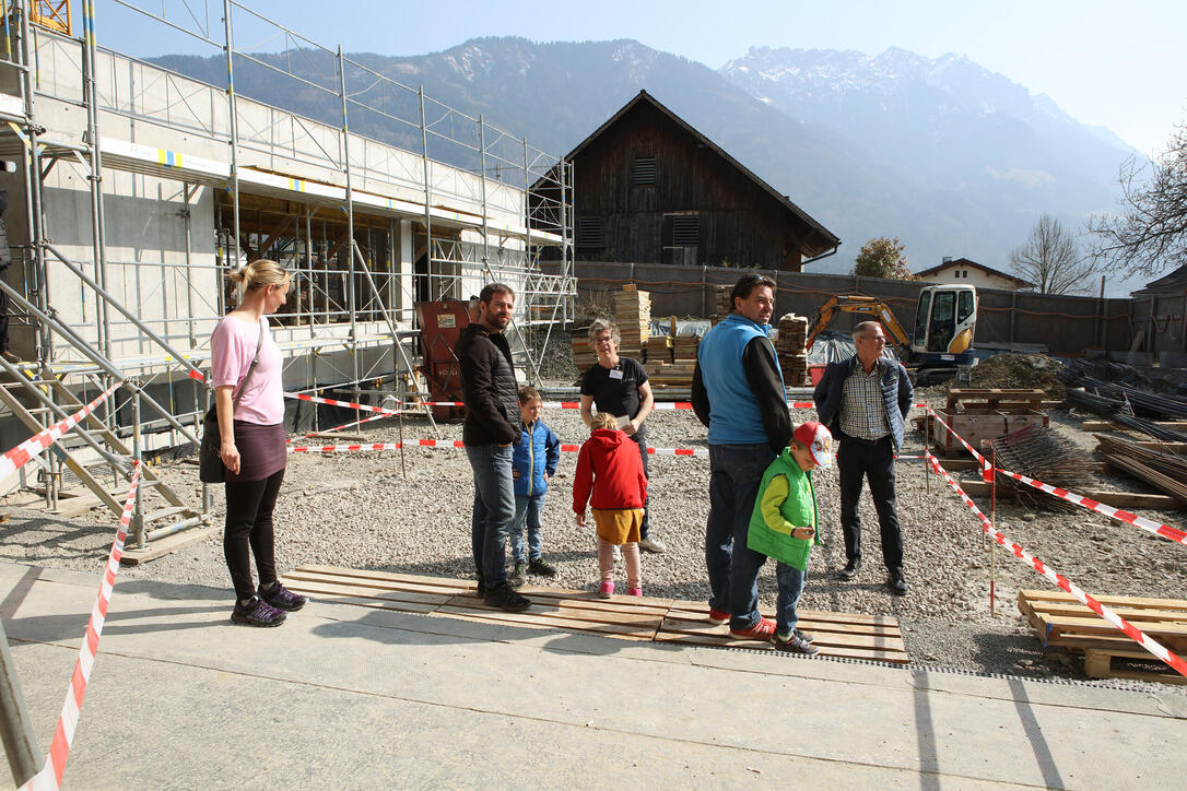 Tag der offenen Baustelle Kindergarten und Doppelturnhalle in Ma
