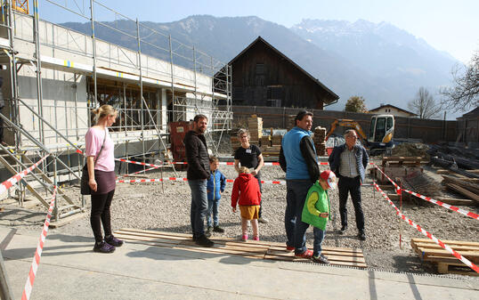 Tag der offenen Baustelle Kindergarten und Doppelturnhalle in Ma