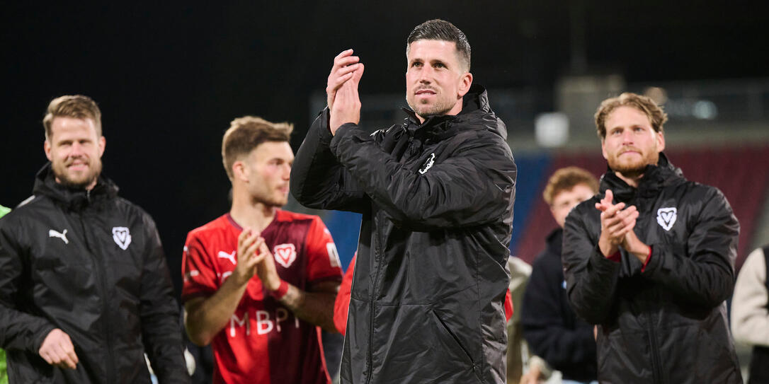 Sandro Wieser verabschiedet sich als Profifussballer von den FCV-Fans.