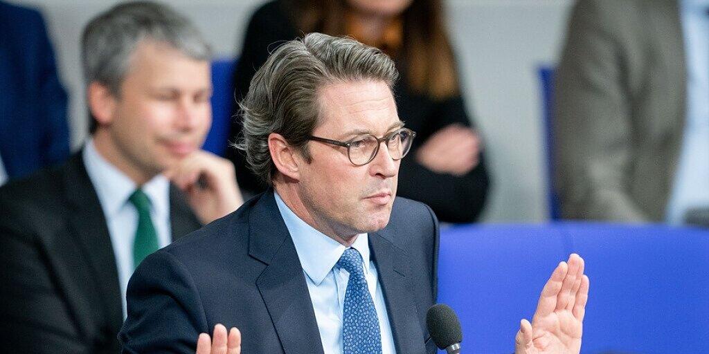 Der deutsche Verkehrsminister Andreas Scheuer gerät immer mehr unter Druck: Eine Untersuchungsausschuss soll nun das Desaster um die Einführung der Pkw-Maut untersuchen. (Archivbild)