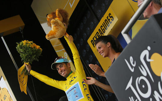 Übernahm nach der 12. Etappe und der Bergankunft in Peyragudes erstmals das Maillot jaune: der Italiener Fabio Aru