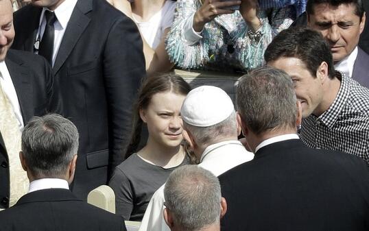 Umweltaktivistin Greta Thunberg und Papst Franziskus auf dem Petersplatz am Mittwoch.