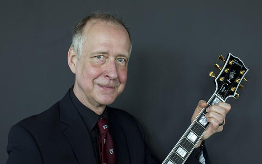Doch nicht ausgespielt: Nach Angaben von Gibson-Chef Henry Juszkiewicz soll der Gitarrenbauer einen neuen Kredit in Höhe von 135 Millionen Dollar erhalten. (Archiv)