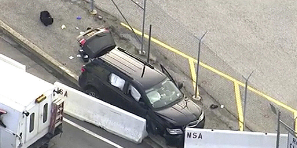 Ein schwarzes Nutzfahrzeug hat am Mittwoch die Betonbarriere vor dem Hochsicherheitsgebäude des US-Geheimdienstes NSA durchbrochen - aber offenbar ohne Terrorabsichten.