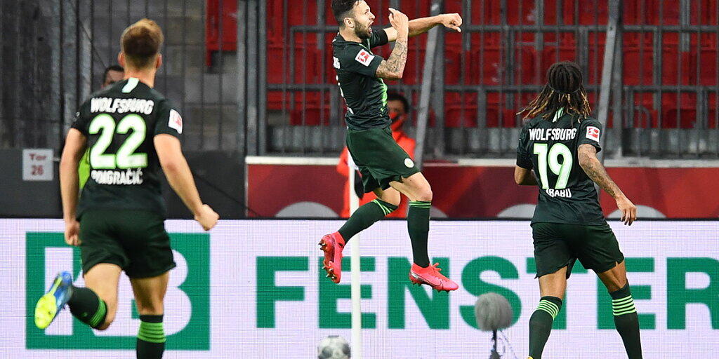 Renato Steffen glänzt dank seiner Sprungkraft für Wolfsburg als Kopfball-Torschütze