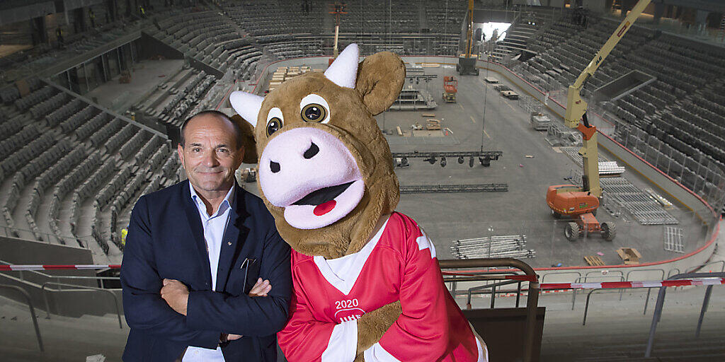 OK-Chef Gian Gilli und Maskottchen Cooly ist das Lachen vergangen: Die Hockey-WM in der Schweiz wurde abgesagt