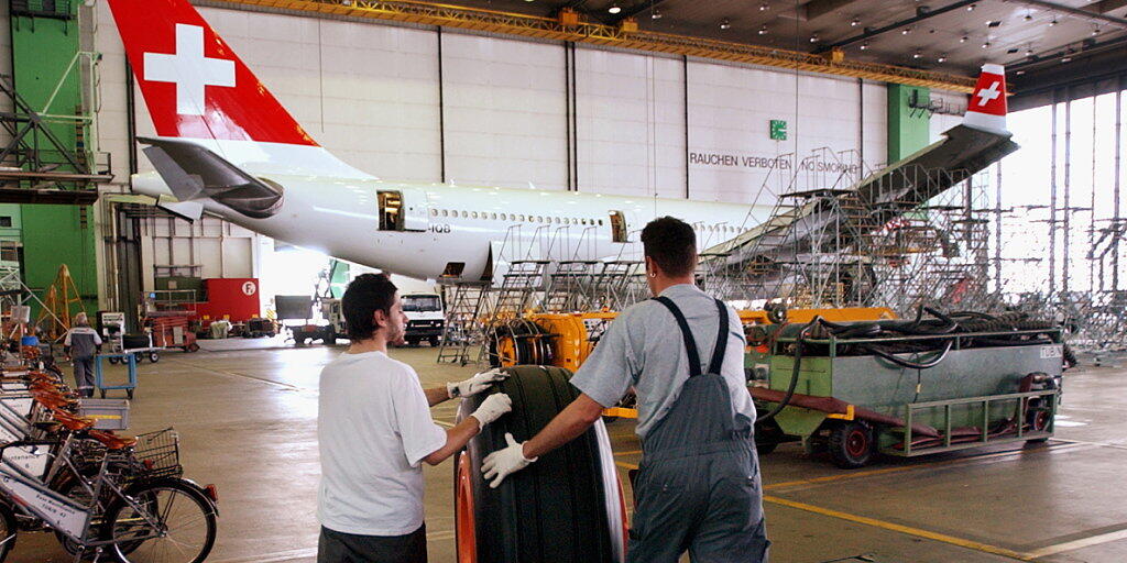 Die Flugzeugwartungsfirma SR Technics mit rund 3000 Angestellten, davon 1500 in der Schweiz, gehört zum kriselnden chinesischen Mischkonzern HNA. (Archiv)