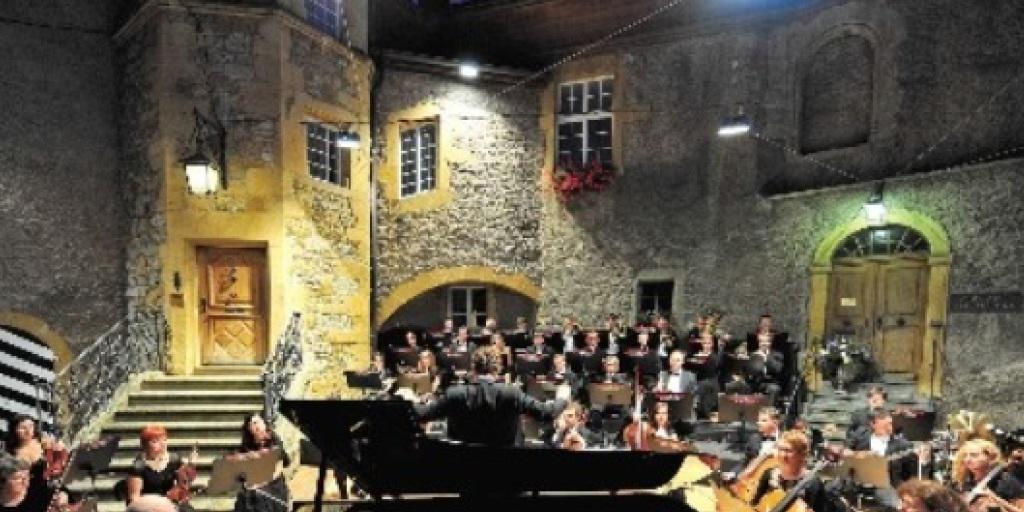 Openair-Konzert im lauschigen Schlosshof (Pressebild) Openair-Konzert im lauschigen Schlosshof (Pressebild)